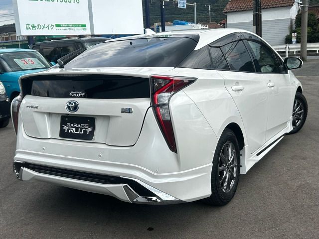 TOYOTA PRIUS 2017 Image 31
