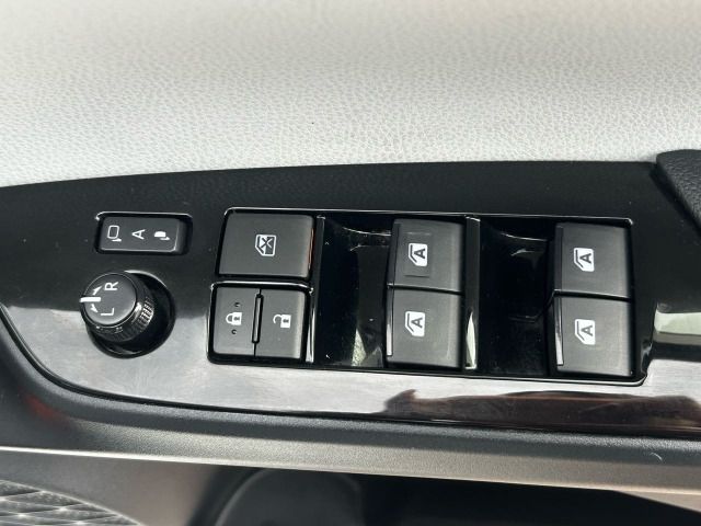 TOYOTA PRIUS 2017 Image 31