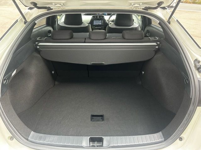 TOYOTA PRIUS 2017 Image 31