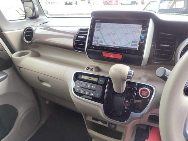 HONDA N BOX 2015 Image 31