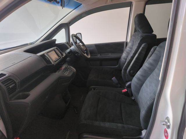 HONDA STEPWAGON 2012 Image 31