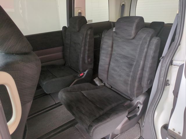 HONDA STEPWAGON 2012 Image 31