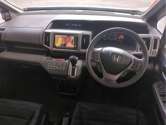 HONDA STEPWAGON 2012 Image 31