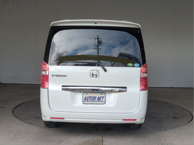 HONDA STEPWAGON 2012 Image 31