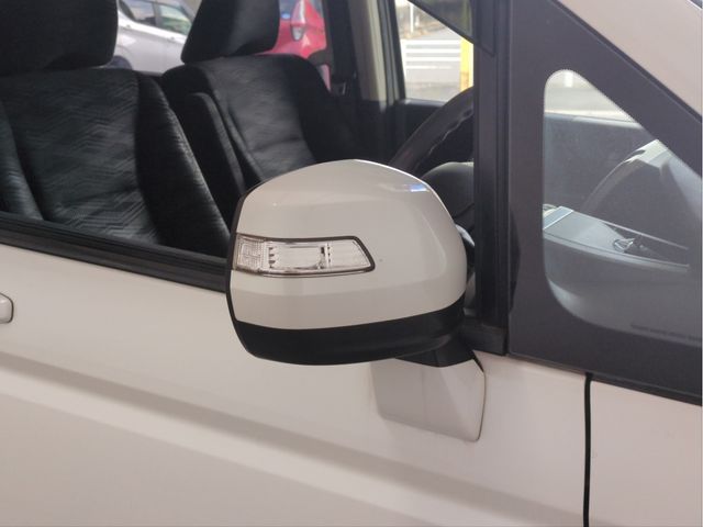 HONDA STEPWAGON 2012 Image 31