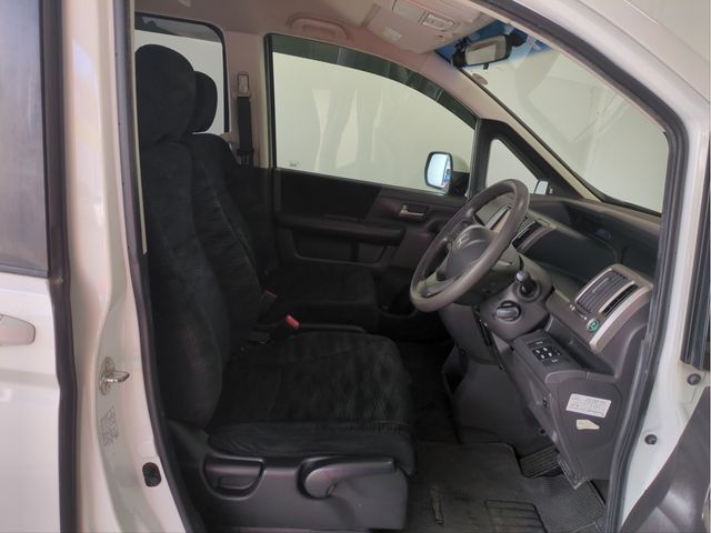 HONDA STEPWAGON 2012 Image 31