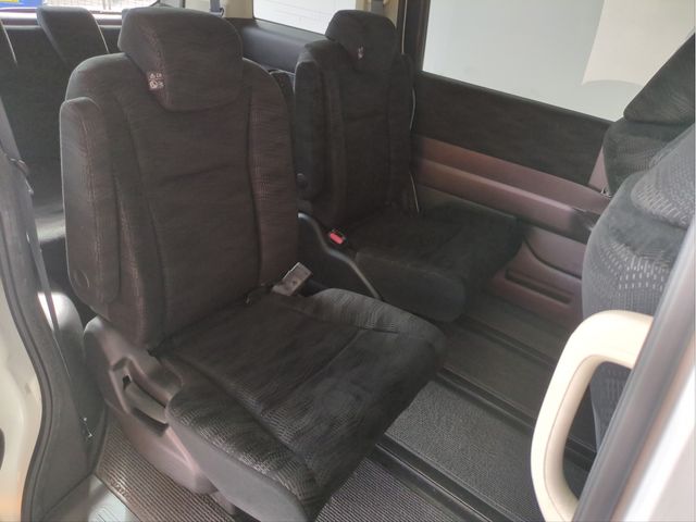 HONDA STEPWAGON 2012 Image 31