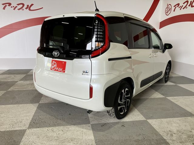 TOYOTA SIENTA HYBRID 2023 Image 31