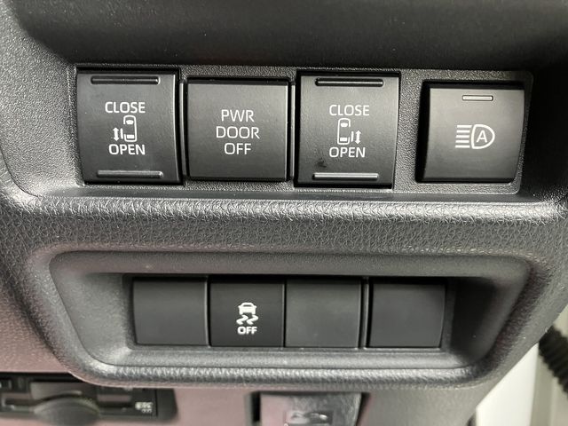 TOYOTA SIENTA HYBRID 2023 Image 31