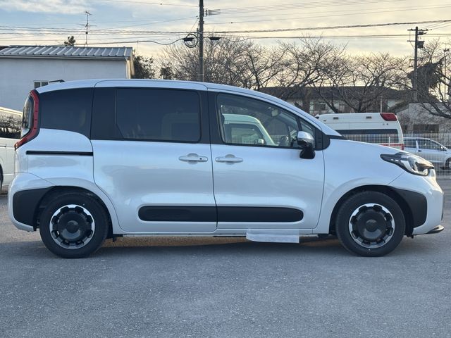 TOYOTA SIENTA HYBRID 2026 Image 31