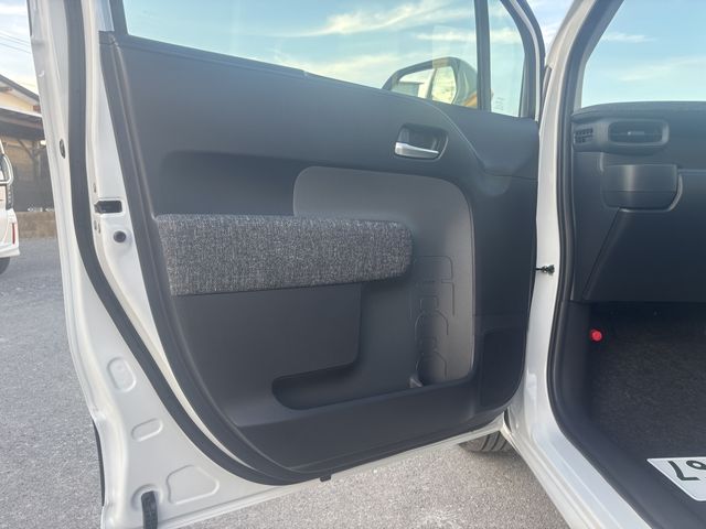 TOYOTA SIENTA HYBRID 2026 Image 31