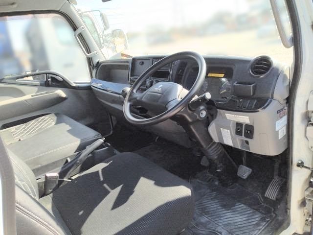 MITSUBISHI CANTER 2016 Image 31