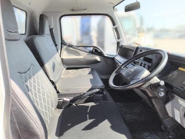 MITSUBISHI CANTER 2016 Image 31