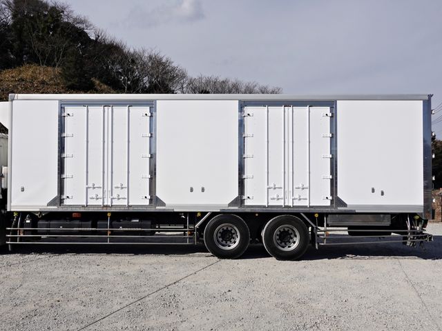 MITSUBISHI FUSOU SUPER GREAT 2016 Image 31