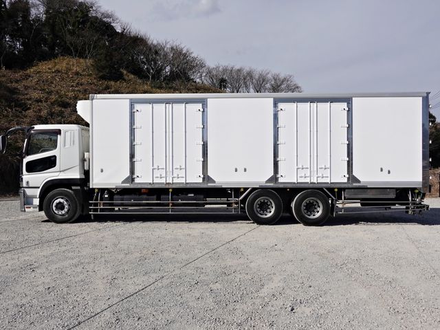 MITSUBISHI FUSOU SUPER GREAT 2016 Image 31