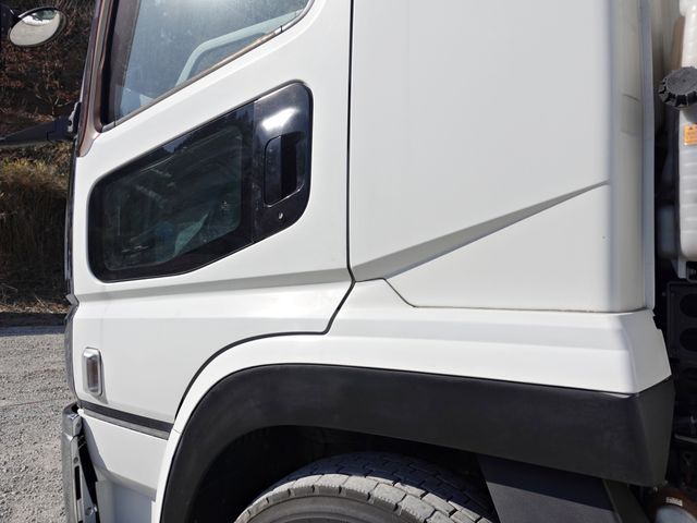 MITSUBISHI FUSOU SUPER GREAT 2016 Image 31