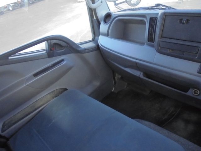 MITSUBISHI CANTER 2013 Image 31