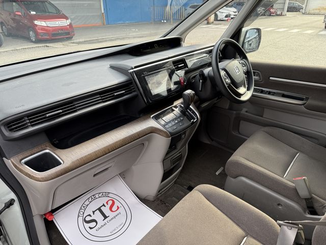 HONDA STEPWAGON 2016 Image 31