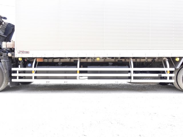 NISSAN DIESEL QUON 2017 Image 31