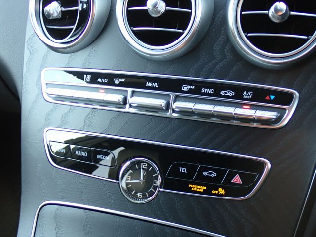 MERCEDES BENZ C CLAS 2019 Image 31