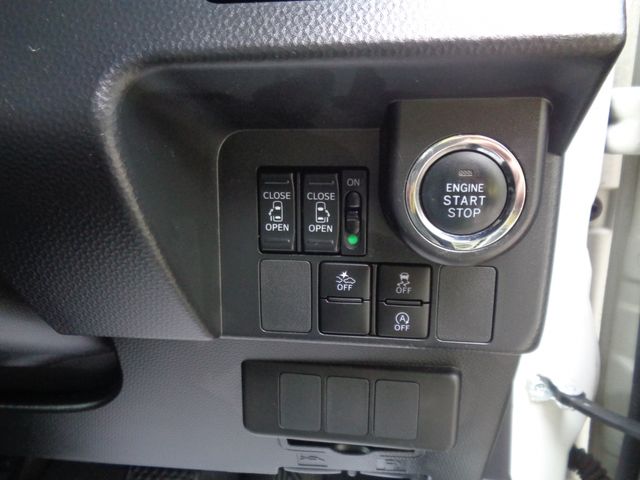 TOYOTA TANK 2017 Image 31