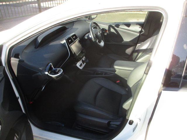 TOYOTA PRIUS 2016 Image 31