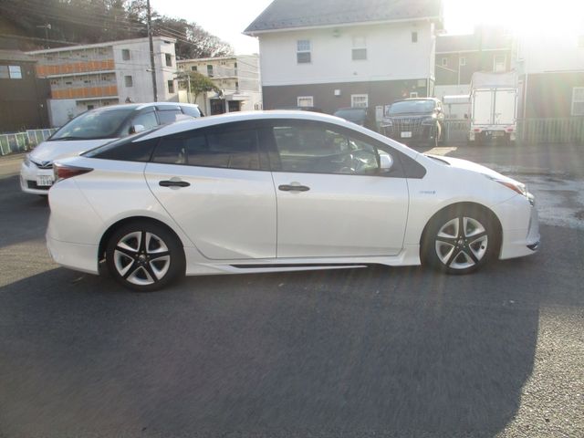 TOYOTA PRIUS 2016 Image 31