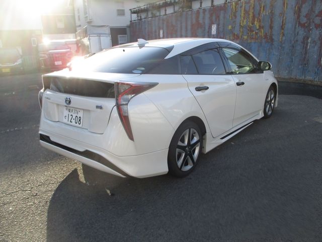 TOYOTA PRIUS 2016 Image 31