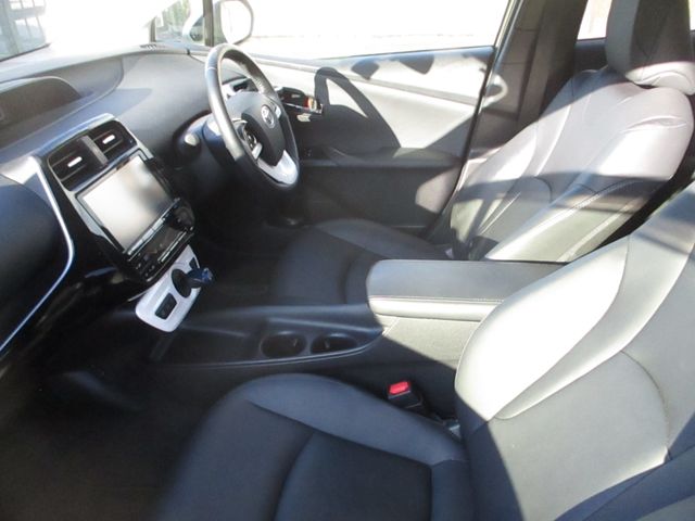 TOYOTA PRIUS 2016 Image 31