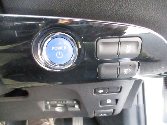 TOYOTA PRIUS 2016 Image 31