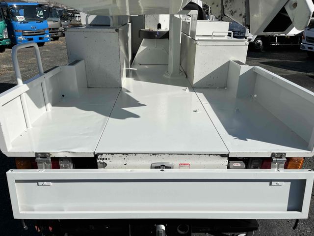 HINO DUTRO 2017 Image 31