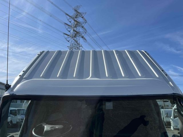 HINO DUTRO 2017 Image 31