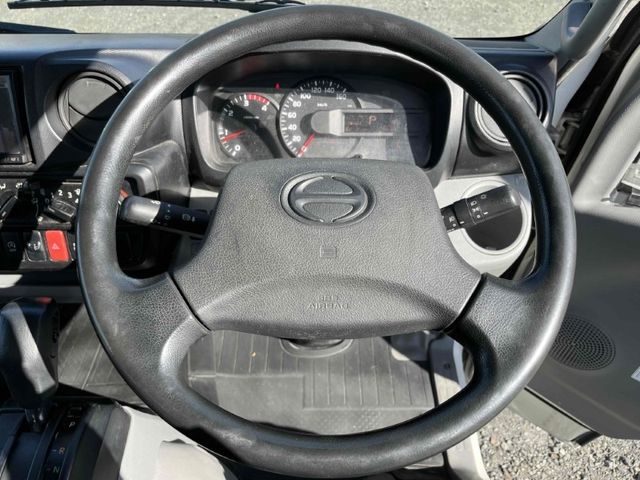 HINO DUTRO 2017 Image 31