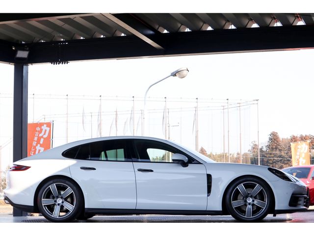 PORSCHE PANAMERA 2019 Image 31