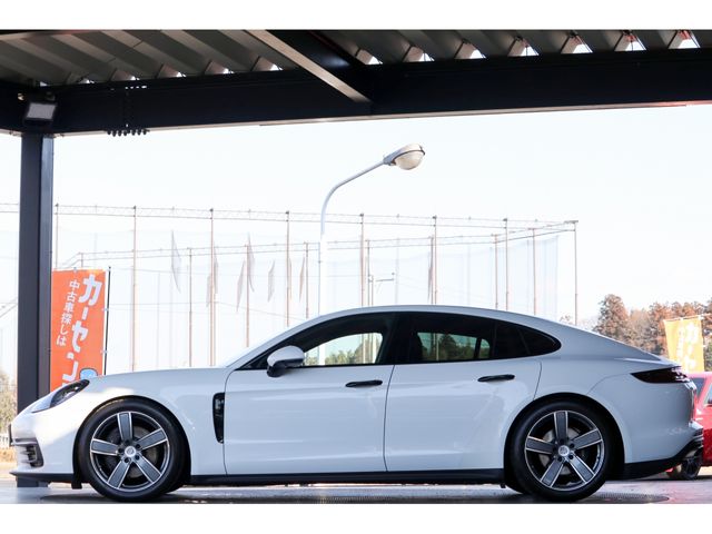 PORSCHE PANAMERA 2019 Image 31