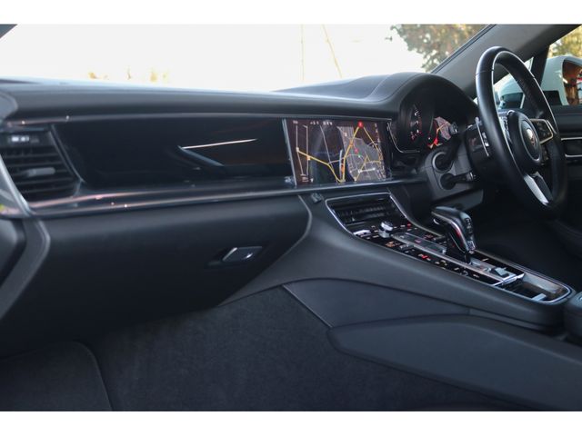 PORSCHE PANAMERA 2019 Image 31