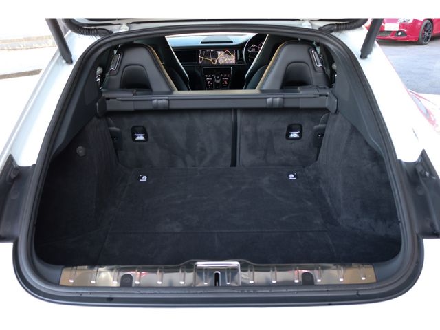 PORSCHE PANAMERA 2019 Image 31