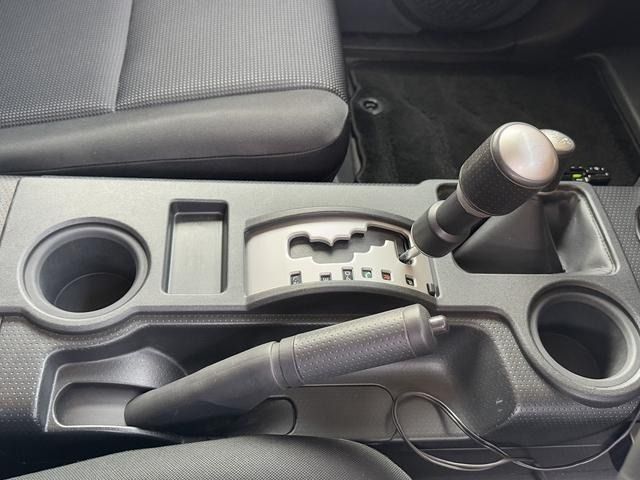 TOYOTA FJ CRUISER 4WD 2017 Image 31