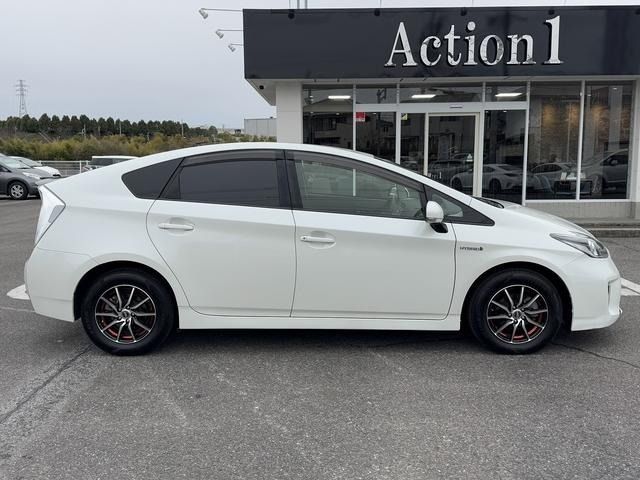 TOYOTA PRIUS 2015 Image 31