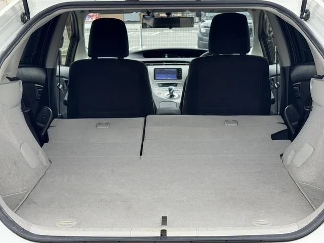 TOYOTA PRIUS 2015 Image 31