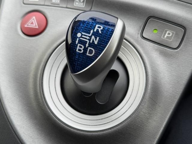 TOYOTA PRIUS 2015 Image 31