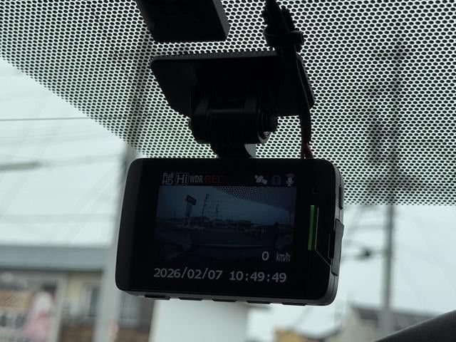 TOYOTA PRIUS 2015 Image 31