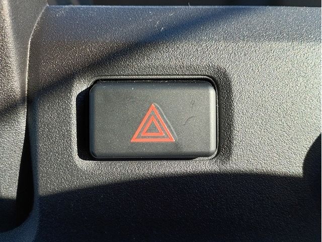 DAIHATSU HIJET TRUCK 4WD 2022 Image 31