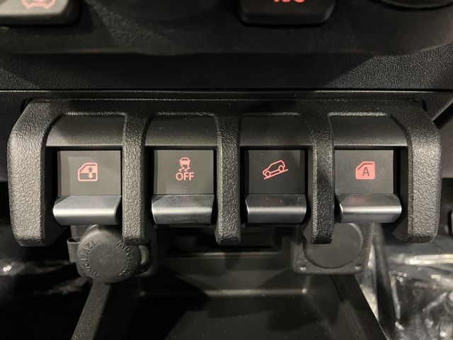 SUZUKI JIMNY NOMADE 2026 Image 31