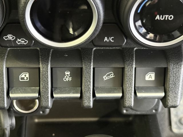 SUZUKI JIMNY NOMADE 2025 Image 31