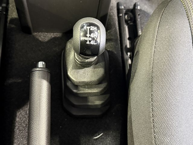 SUZUKI JIMNY NOMADE 2025 Image 31