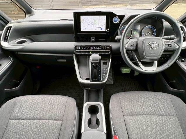 TOYOTA VOXY HYBRID 2022 Image 31