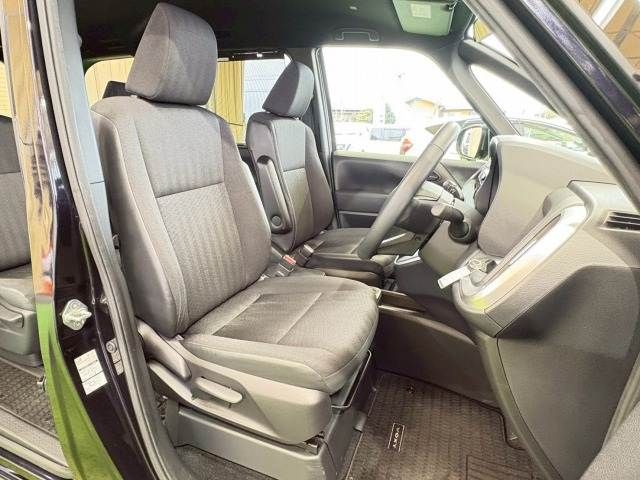 TOYOTA VOXY HYBRID 2022 Image 31