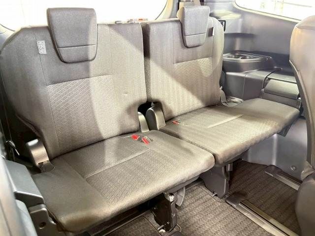 TOYOTA VOXY HYBRID 2022 Image 31