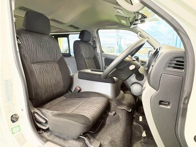 NISSAN NV350 CARAVAN 4WD 2018 Image 31